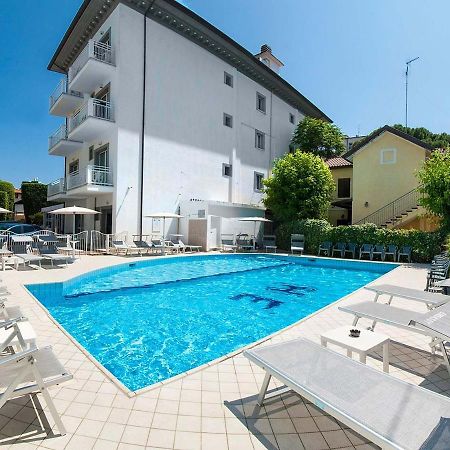 Hotel Embassy Riccione Luaran gambar