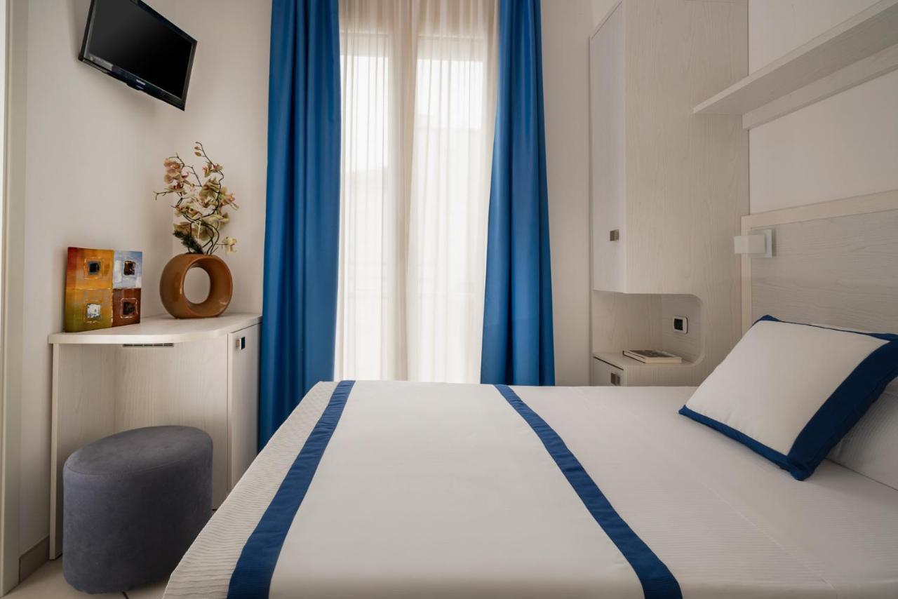 Hotel Embassy Riccione Luaran gambar
