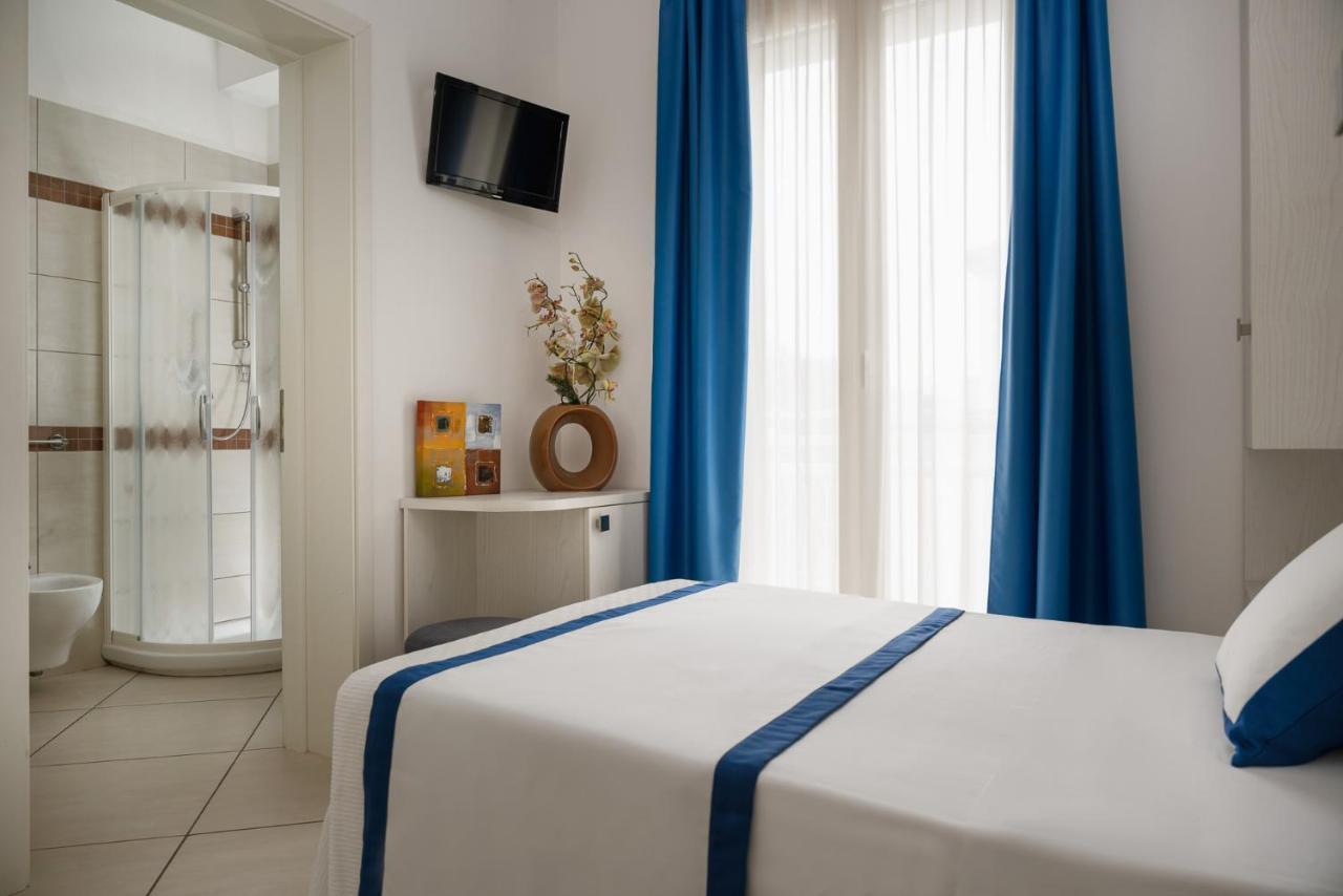 Hotel Embassy Riccione Luaran gambar