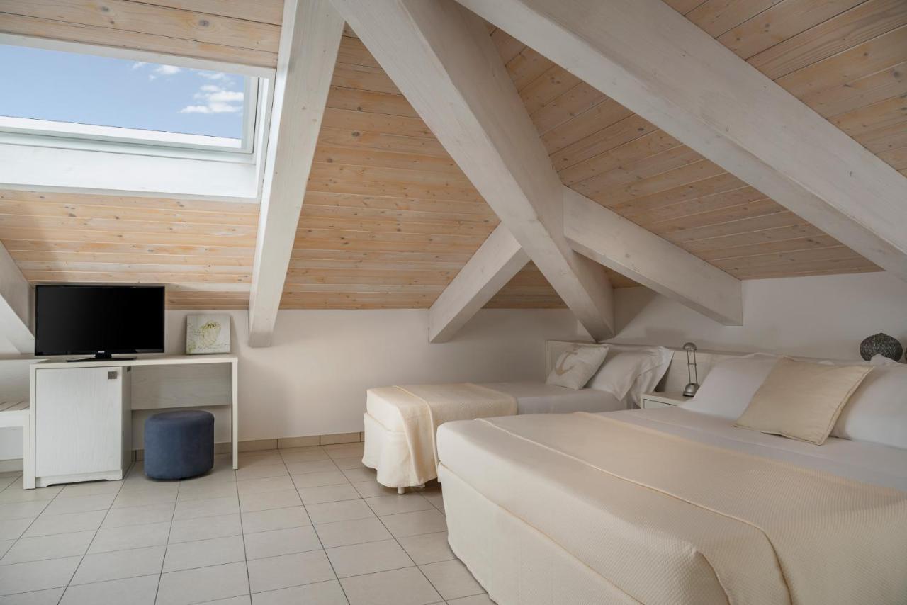Hotel Embassy Riccione Luaran gambar