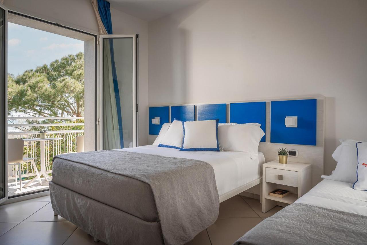 Hotel Embassy Riccione Luaran gambar