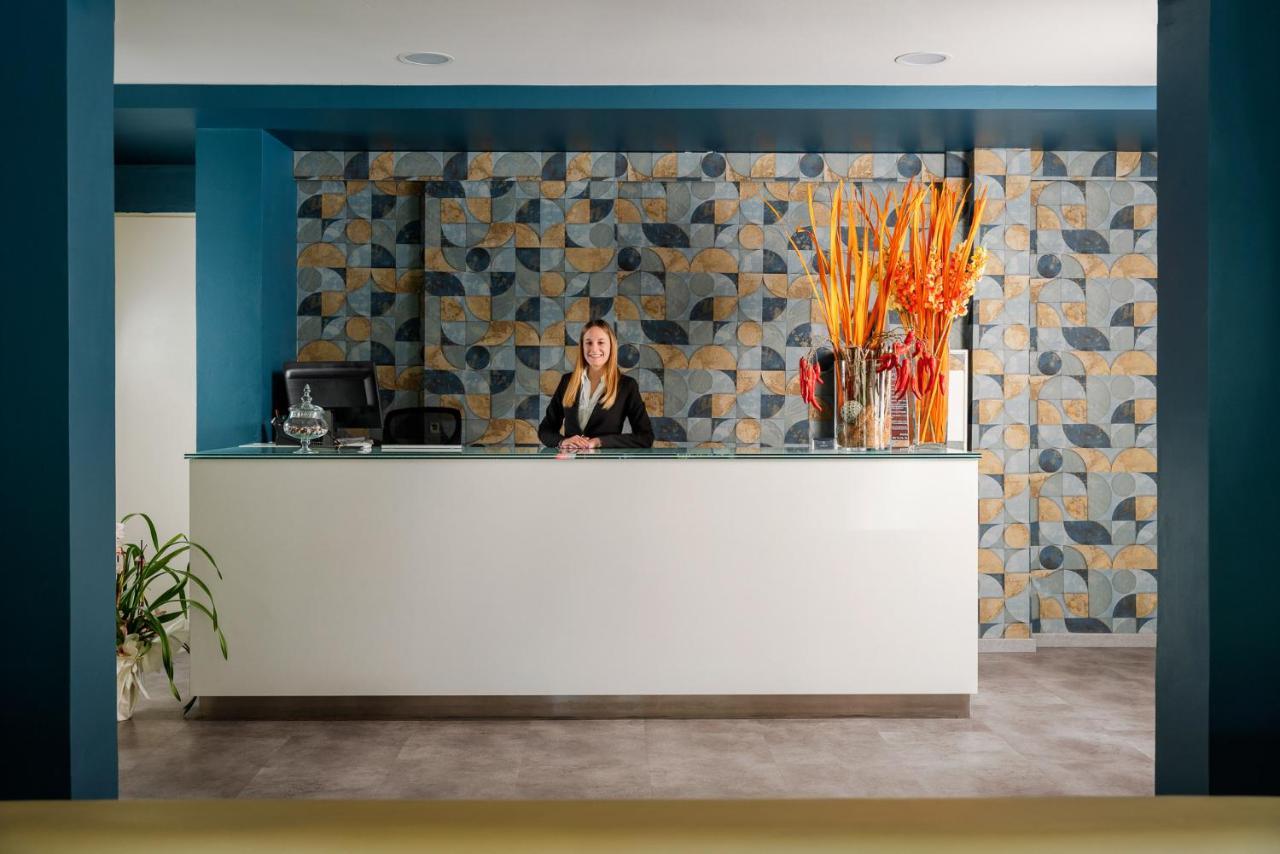 Hotel Embassy Riccione Luaran gambar