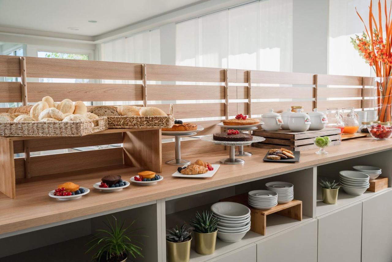 Hotel Embassy Riccione Luaran gambar