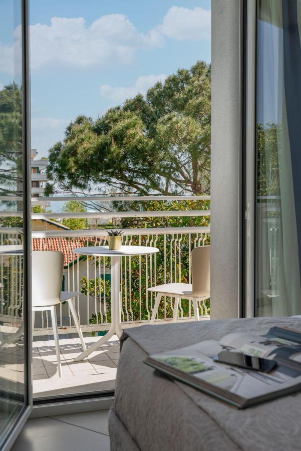 Hotel Embassy Riccione Luaran gambar