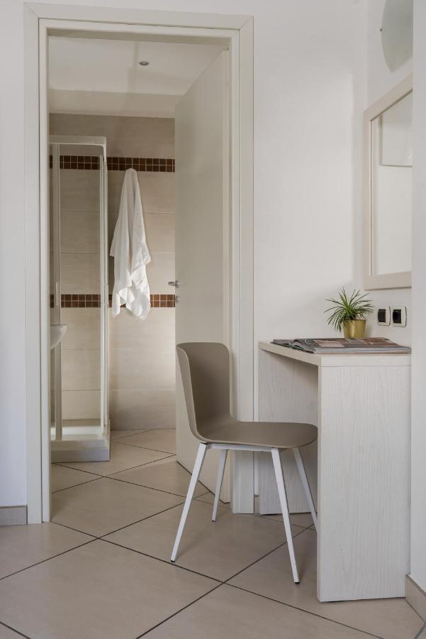 Hotel Embassy Riccione Luaran gambar