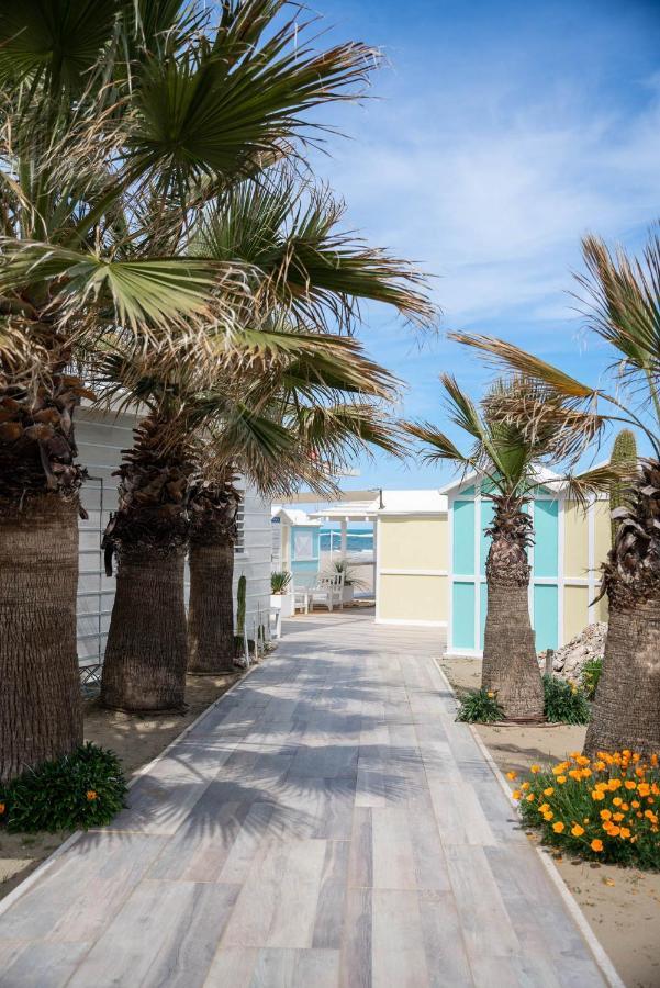 Hotel Embassy Riccione Luaran gambar
