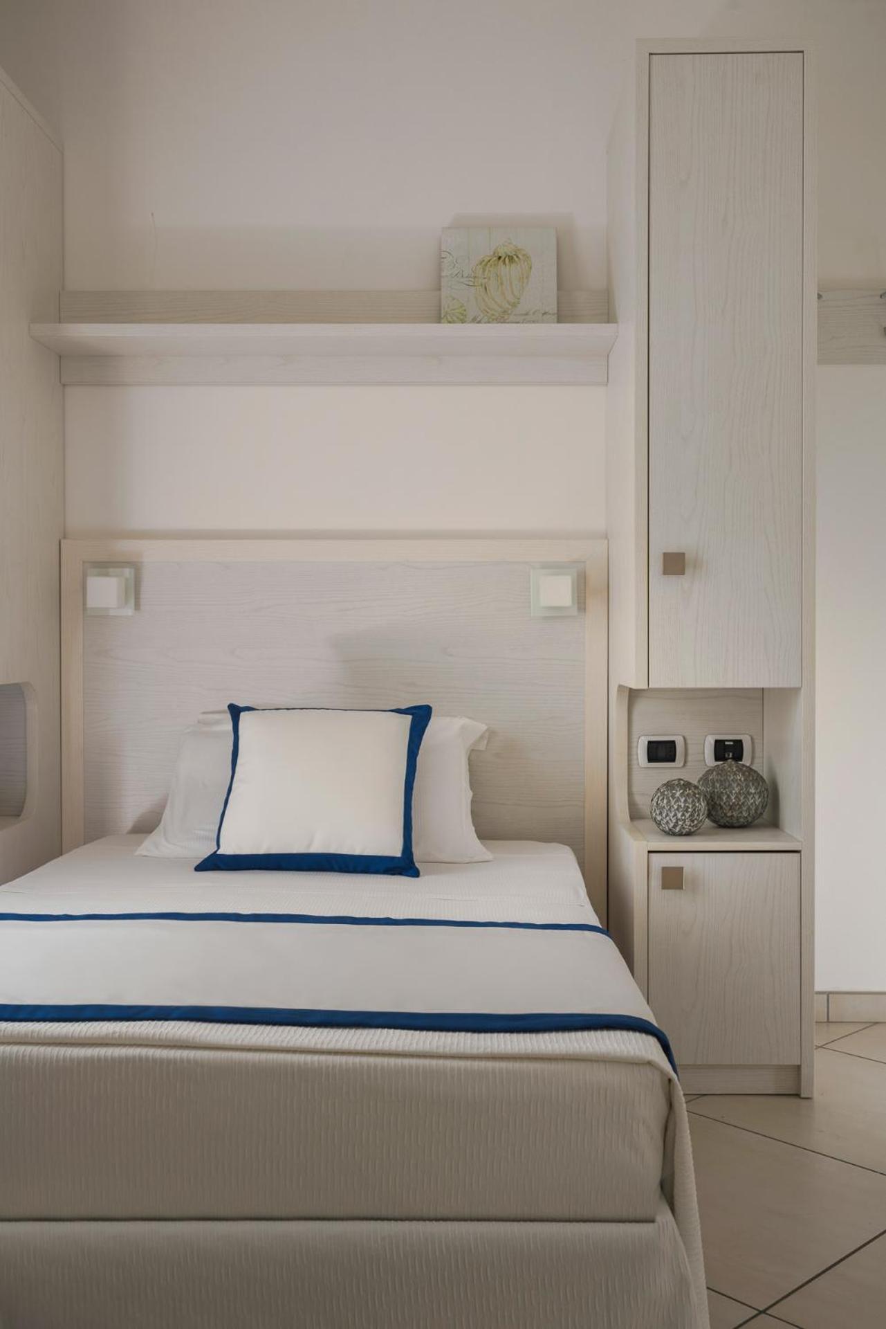 Hotel Embassy Riccione Luaran gambar