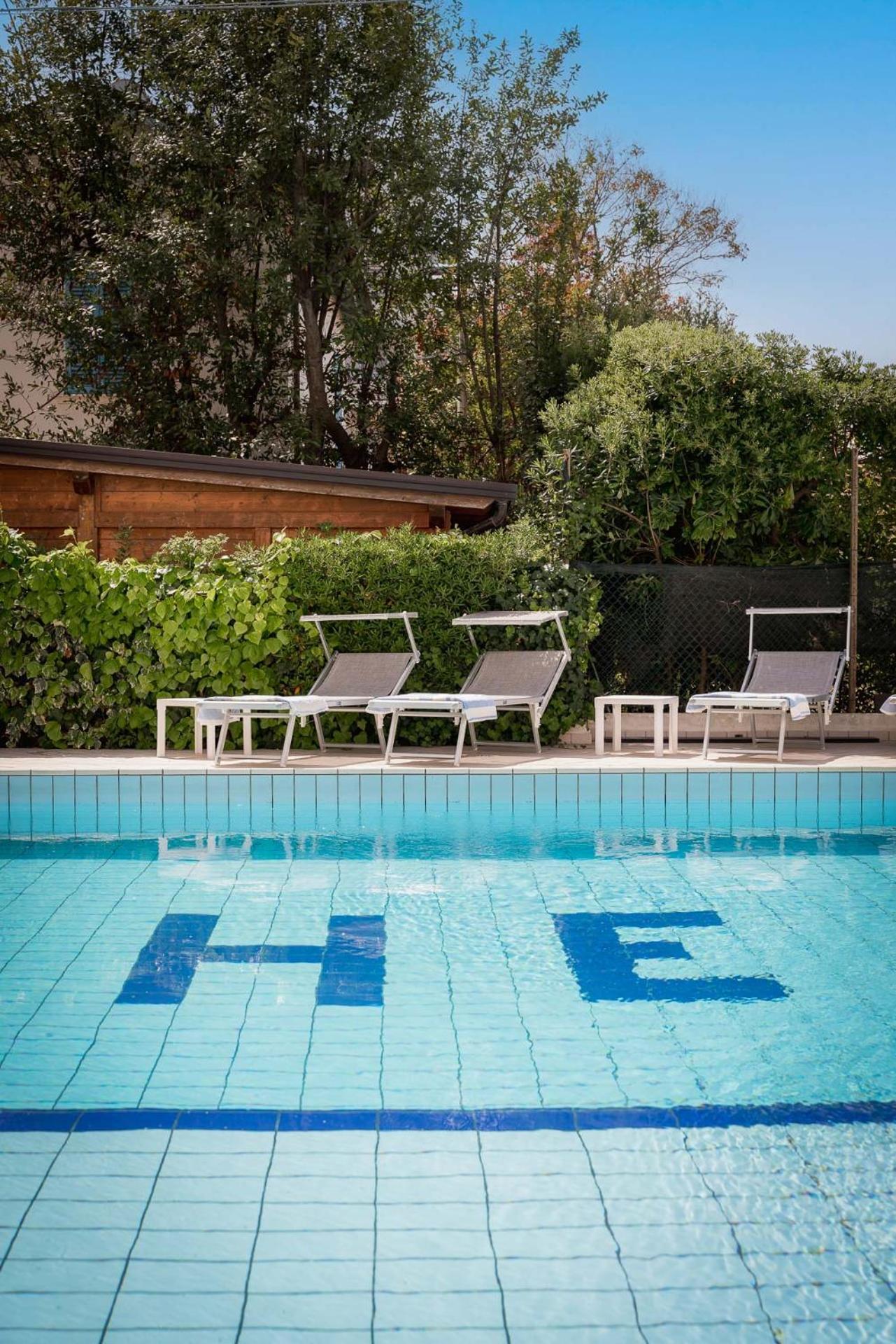 Hotel Embassy Riccione Luaran gambar