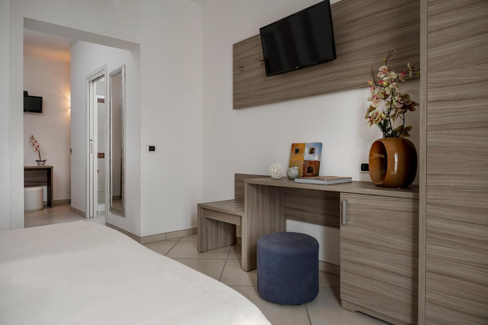 Hotel Embassy Riccione Luaran gambar
